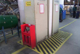 區(qū)域地面警示線(xiàn)